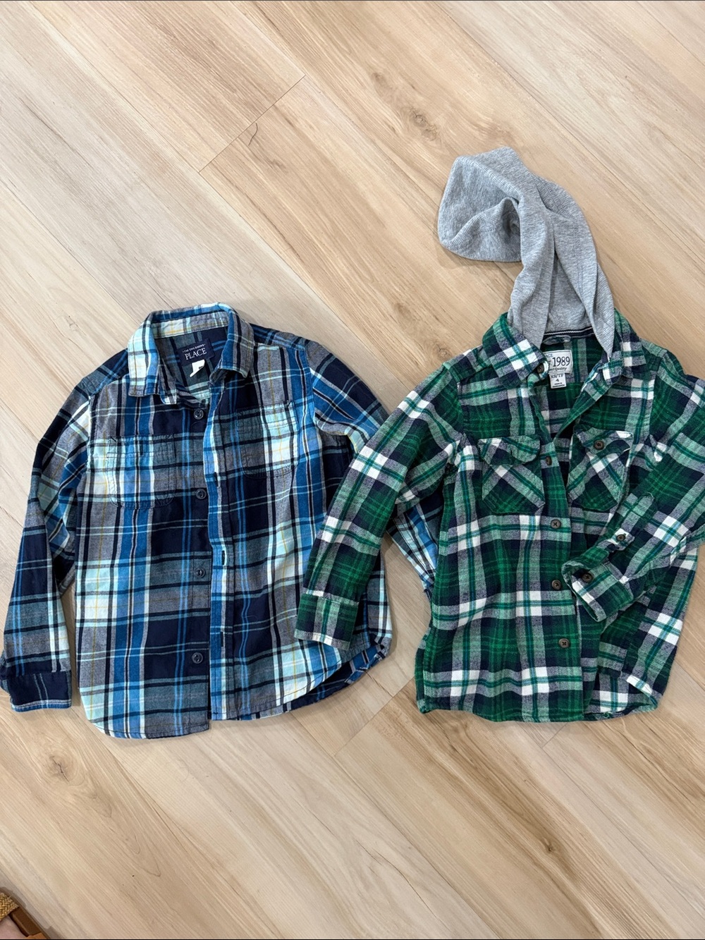 The Children's Place Blue Plaid Button Down Shirt - Navy & Light Blue